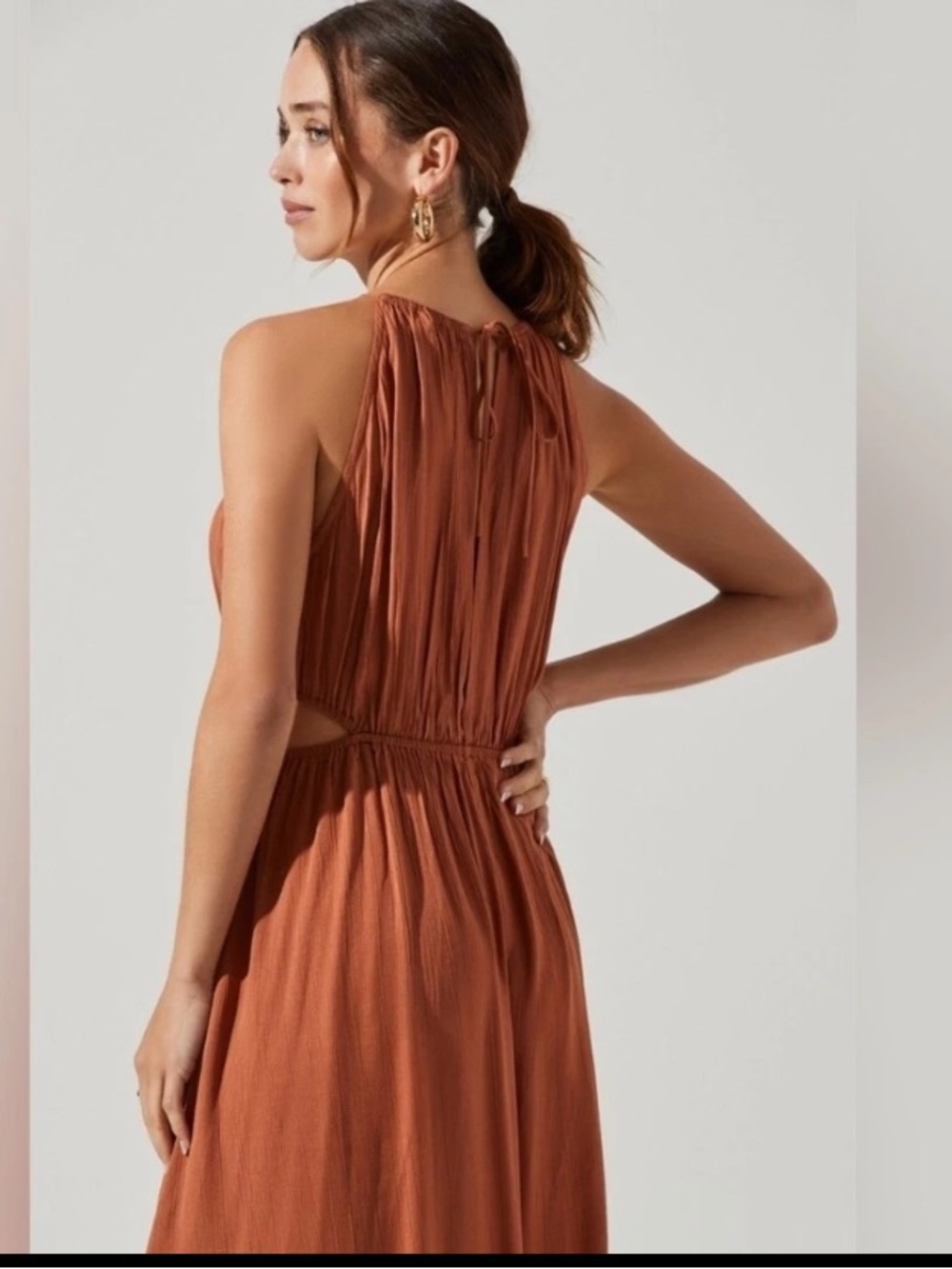 Astr The Label Rust-Brown Halter Maxi Dress - Picture 3 of 9